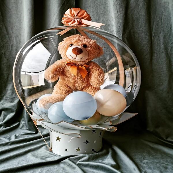 Balon bobo dengan mainan kelinci