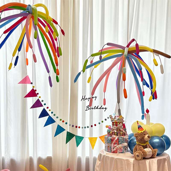 Balon pemodelan kembang api